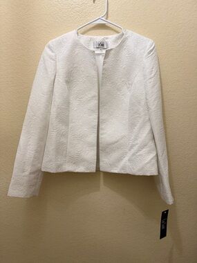 Le Suit White Textured Collarless Open Jacket